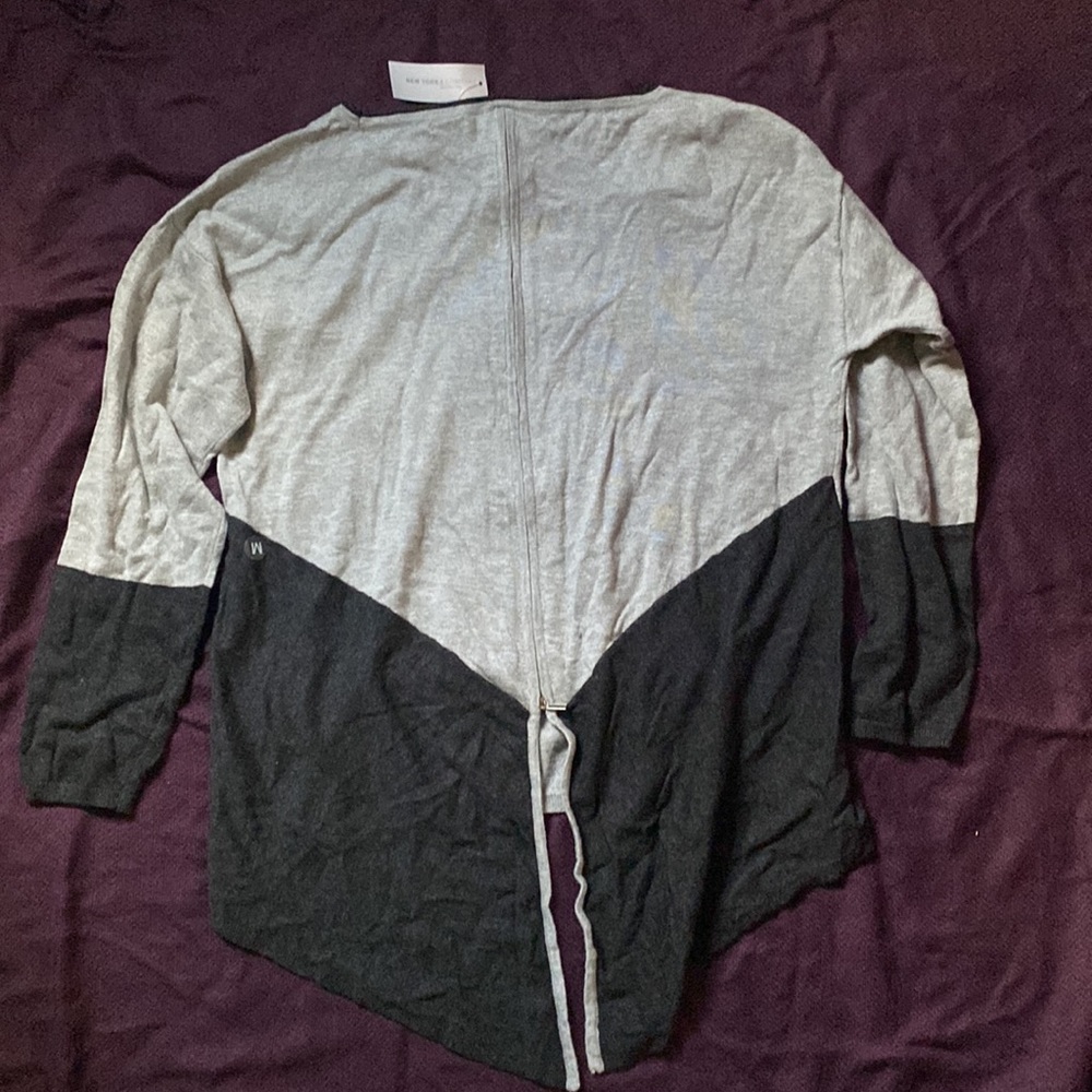 Color Block Sweater - Picture 3 of 3
